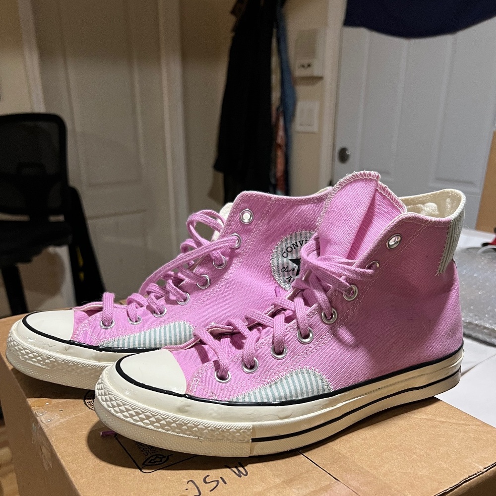 Women’s Pink  Hightop Converse